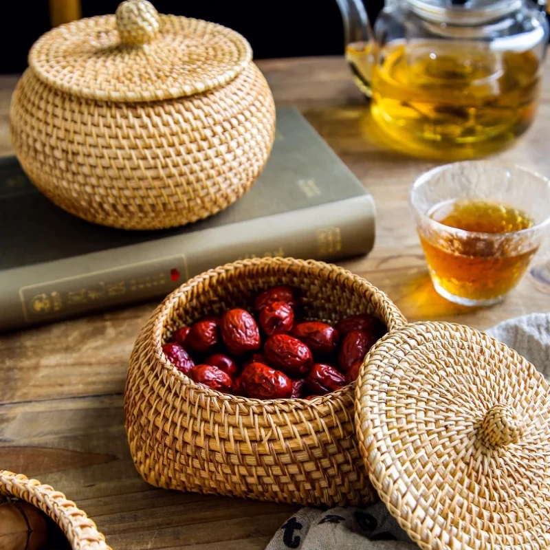 Round Hand-Woven Rattan Storage Box with Lid Multi-Purpose Wicker Tray Desktop Jewelry Organizer Makeup Storage Box Decorative