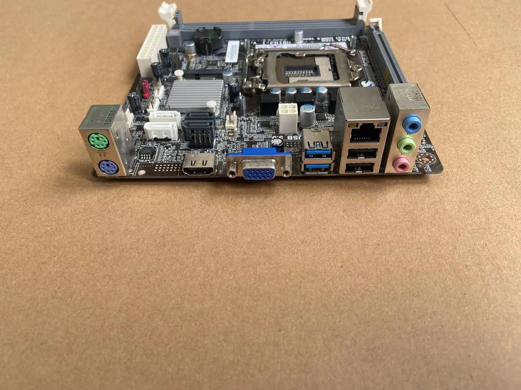 ForH81ITX Gigabit 4 SATA port cer/Acer Shangqi V4210 ESC H81H3-I main board 1150 wireless