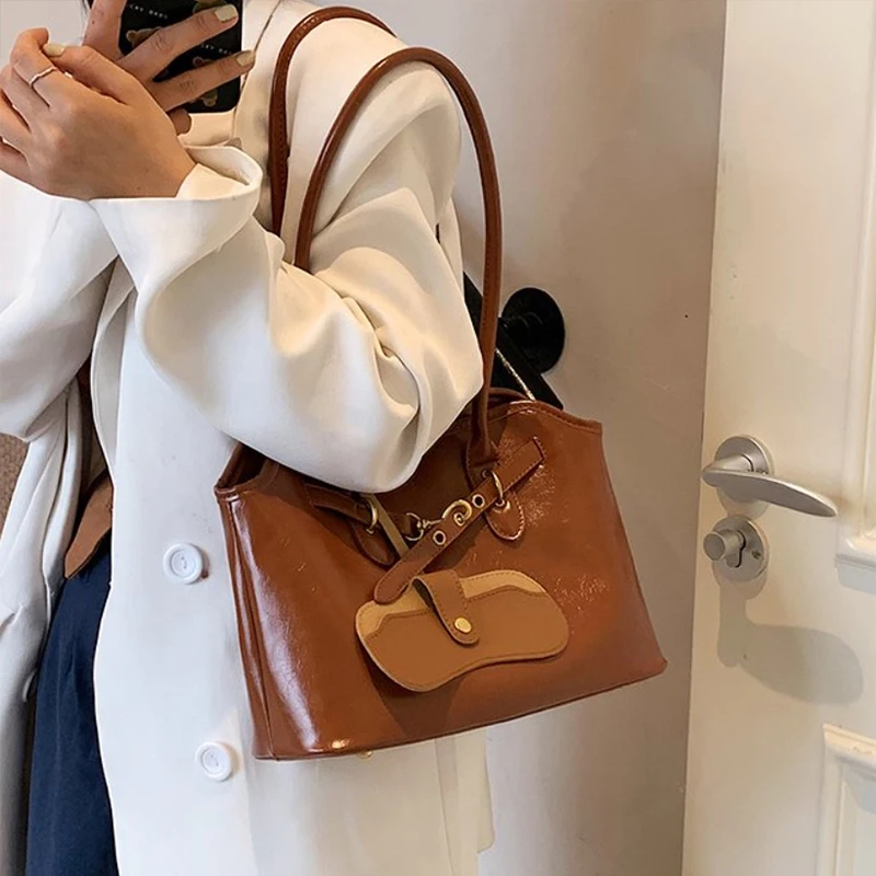 Luxury Coffee Color Leather Lady Bag Korean Style Large Capacity Fashion Retro Briefcase Burgundy Bag With Glass Storage Pendant