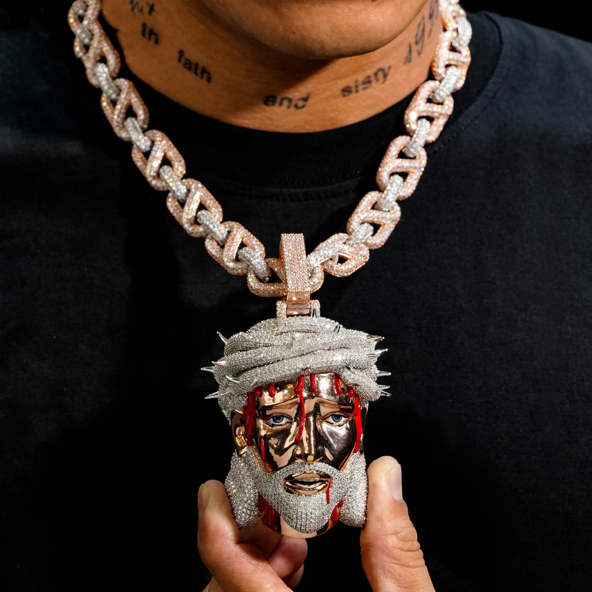 

LYEE CYEE Luxury spike Jesus red enamel Pendant Necklace Hip Hop Style Men's birthday Jewelry Street party gifts