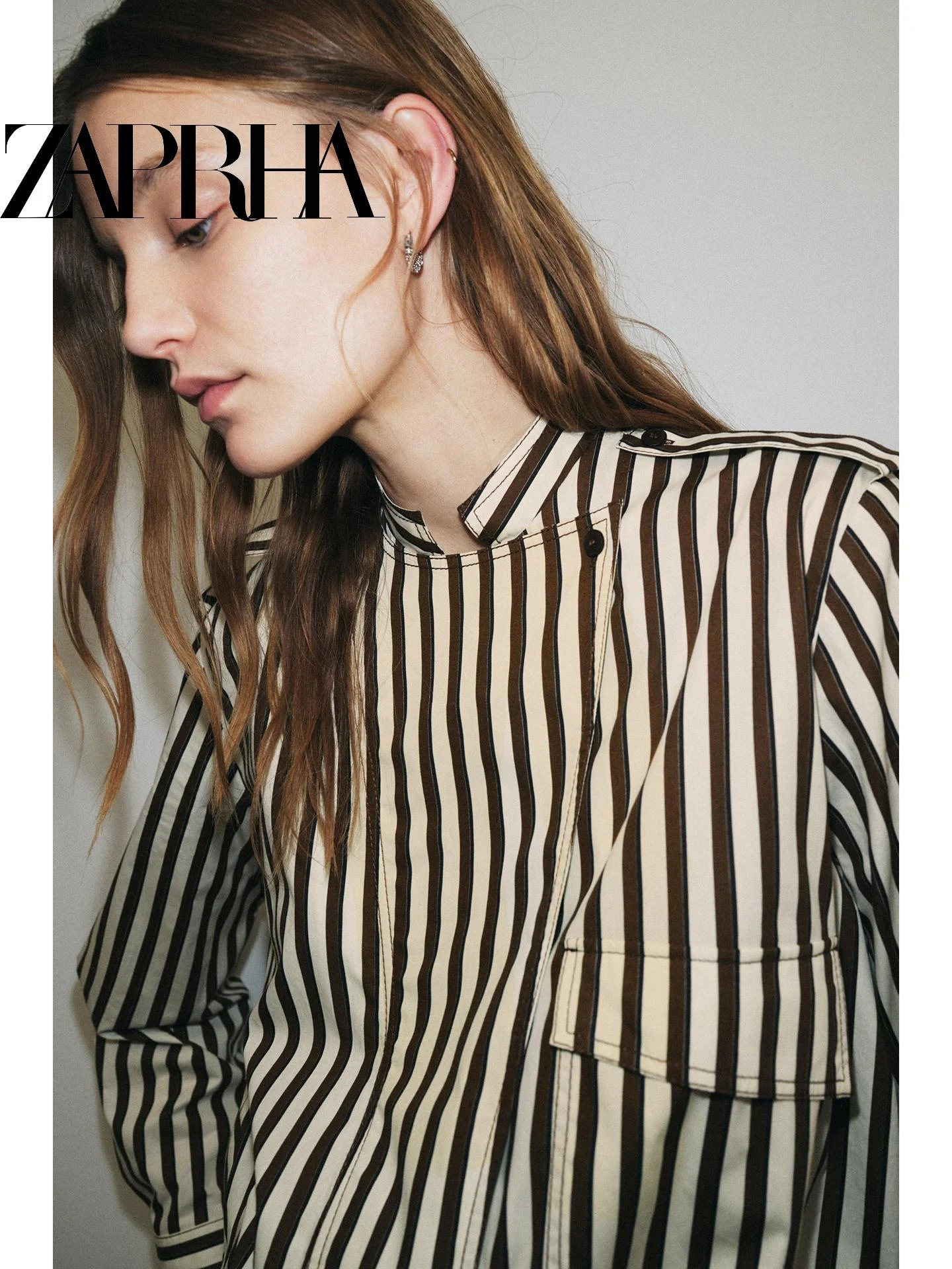 

Новая женская укороченная куртка 2026 года: воротник-стойка, косые карманы, свободный крой, повседневный стиль, длинный рукав, универсальная верхняя одежда с эффектом стройности