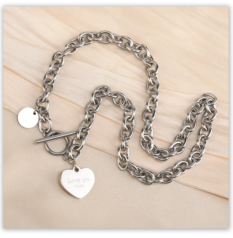 

Brand-new titanium steel heart-shaped letter pendant, versatile necklace, short sweater chain, cool girl necklace