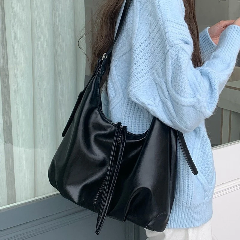 

New Women Fashion Distressed Shoulder Bag Lady Korean Style Soft Tote Bag Female Daily Classic Replica Designer Messenger Bag
