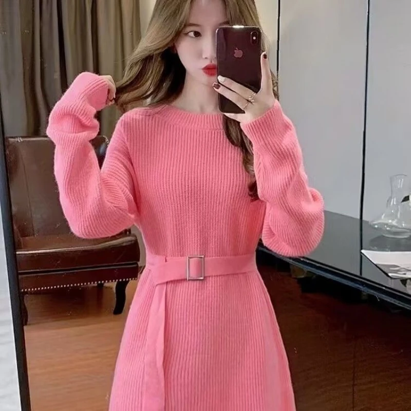 أزياء الخريف والشتاء جولة الرقبة طويلة الأكمام الصلبة الخصر Retracti الحياكة الملابس النسائية الكورية كل مباراة فساتين البساطة