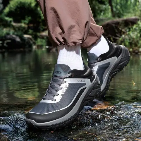 New men's running shoes men's lightweight sports shoes Comfortable sports training shoes Breathable outdoor sports shoes