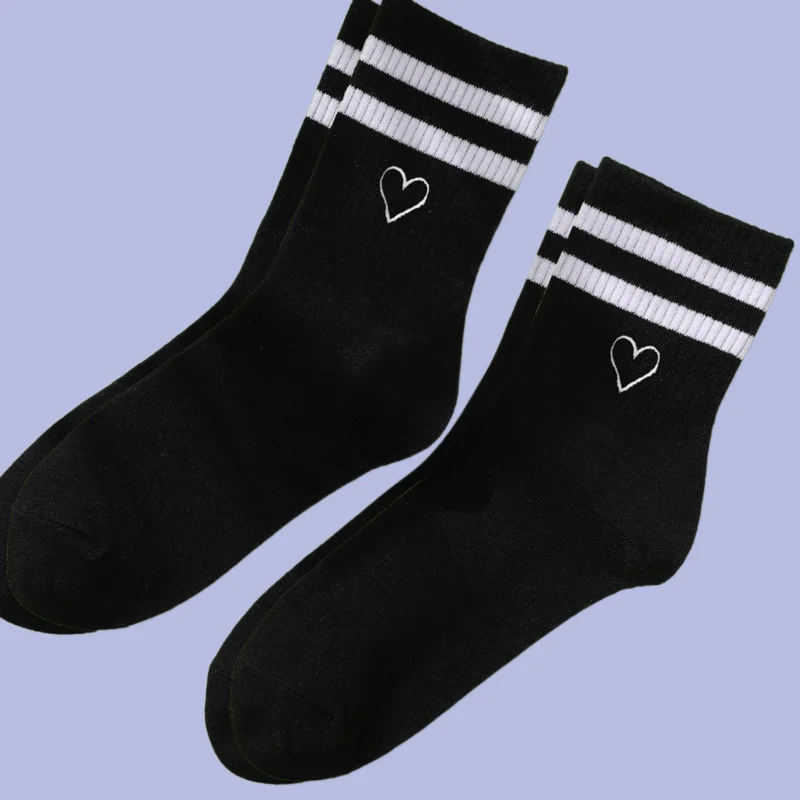 5/10 Pairs High Quality Popular Women Mid Length Socks Black White Trend Style Female Socks Embroidery Love Pattern Women Socks