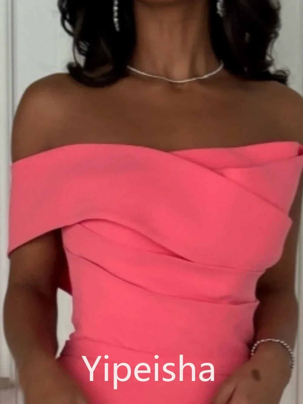 فساتين حفلة موسيقية أنيقة عصرية مكشوفة الكتف على شكل حرف A ماكسي بفتحة جانبية بسيطة ورائعة للحفلات المسائية للنساء حسب الطلب