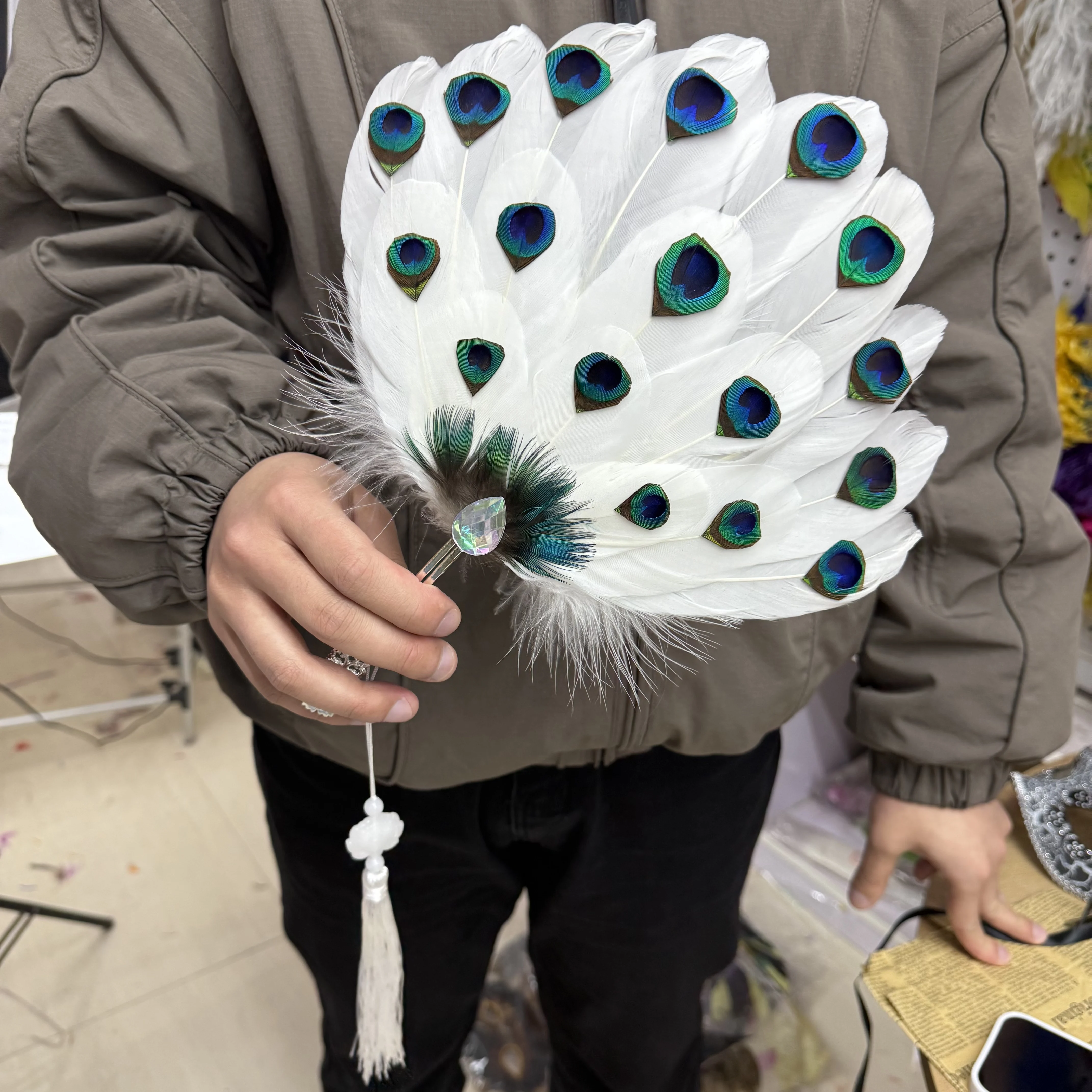 

Colorful Feather Dance Performance Folding Fan Bridal Hand Fan Fluffy Feather Fan With Chinese Knot Tassel Elegant Craft