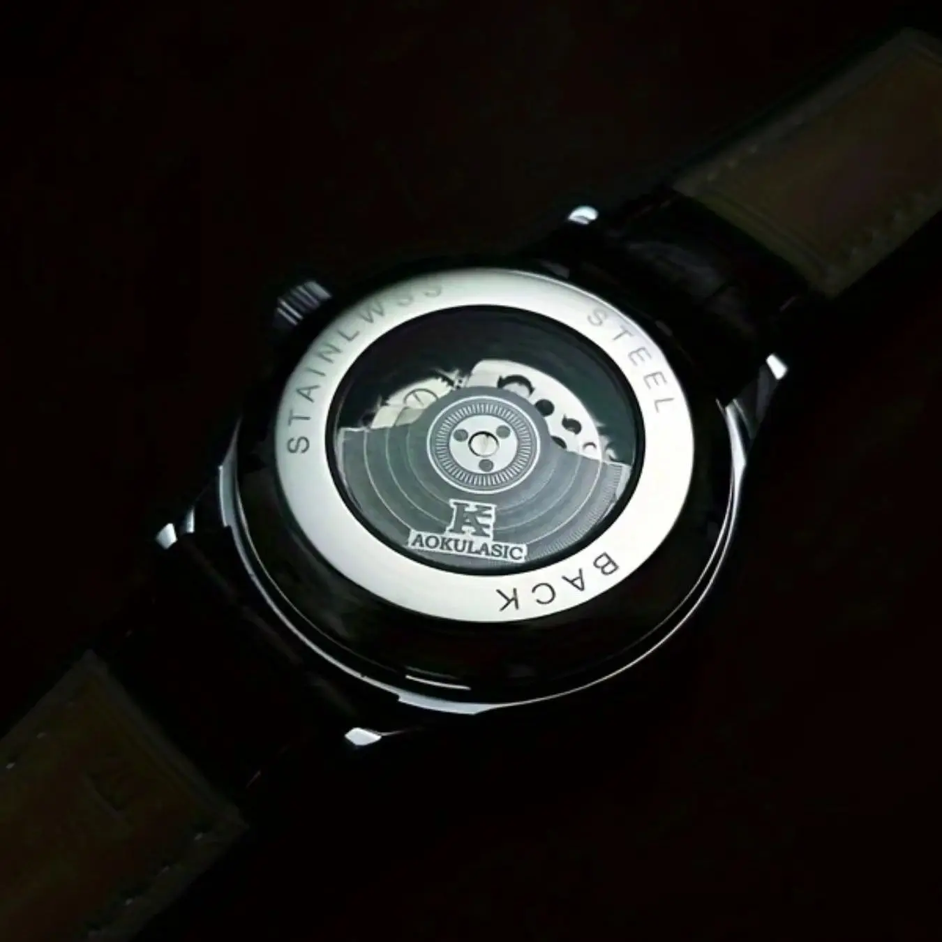 Luxurious Men's Automatic Mechanical Watch with High Authenticity and an Attractive Appearance, Featuring a Skeleton Design This Fashionable High-End Men's Watch Is a Hot Seller, Showcasing Simplicity and Style. It Is the Preferred Brand for Gift Watches. No Battery
