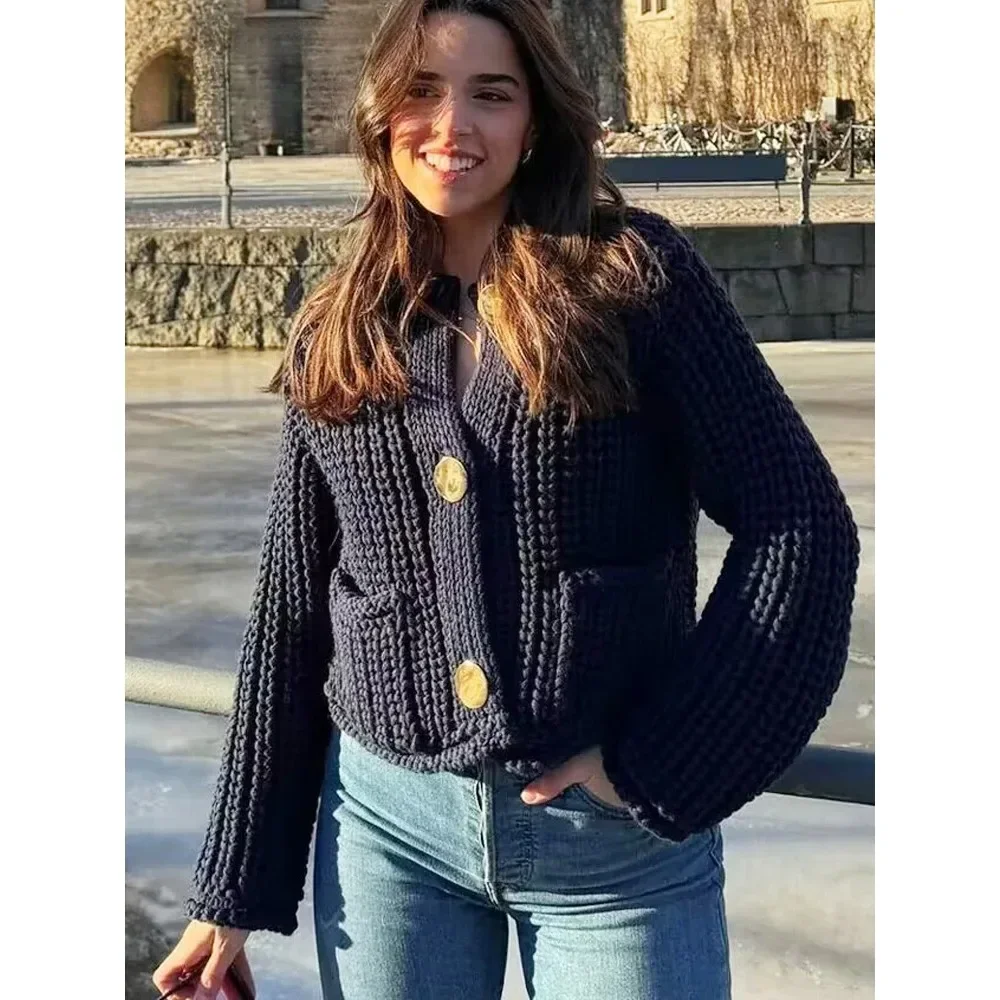 Autumn and Winter New Cardigan for Women Knitted Button O-Neck Long Sleeves Coat Pockets Solid Casual Female Sweater Outerwear