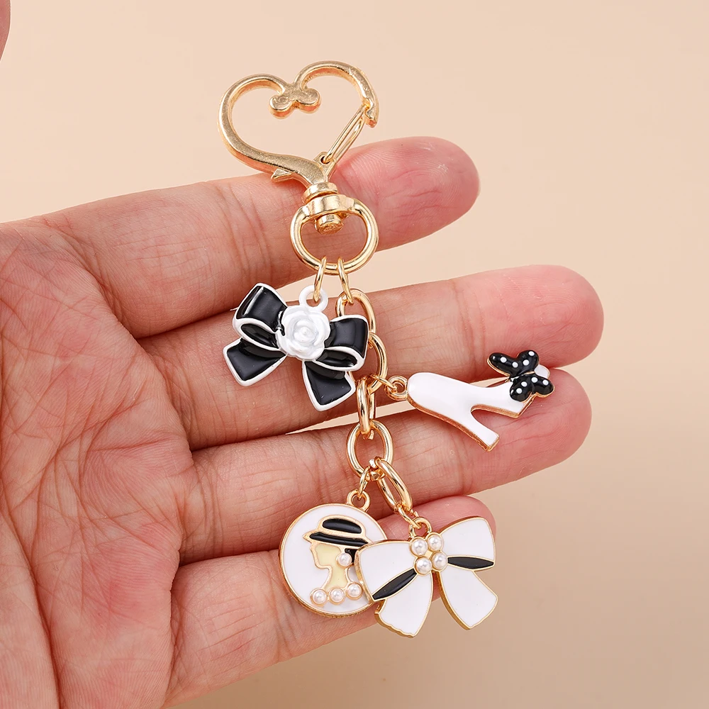 Aihua Markendesign Kristall Nummer 5 Schleife Parfüm High Heels Schlüsselanhänger für Damen Handtaschenanhänger Schlüsselringe Schmuck Geschenke – Detail 4