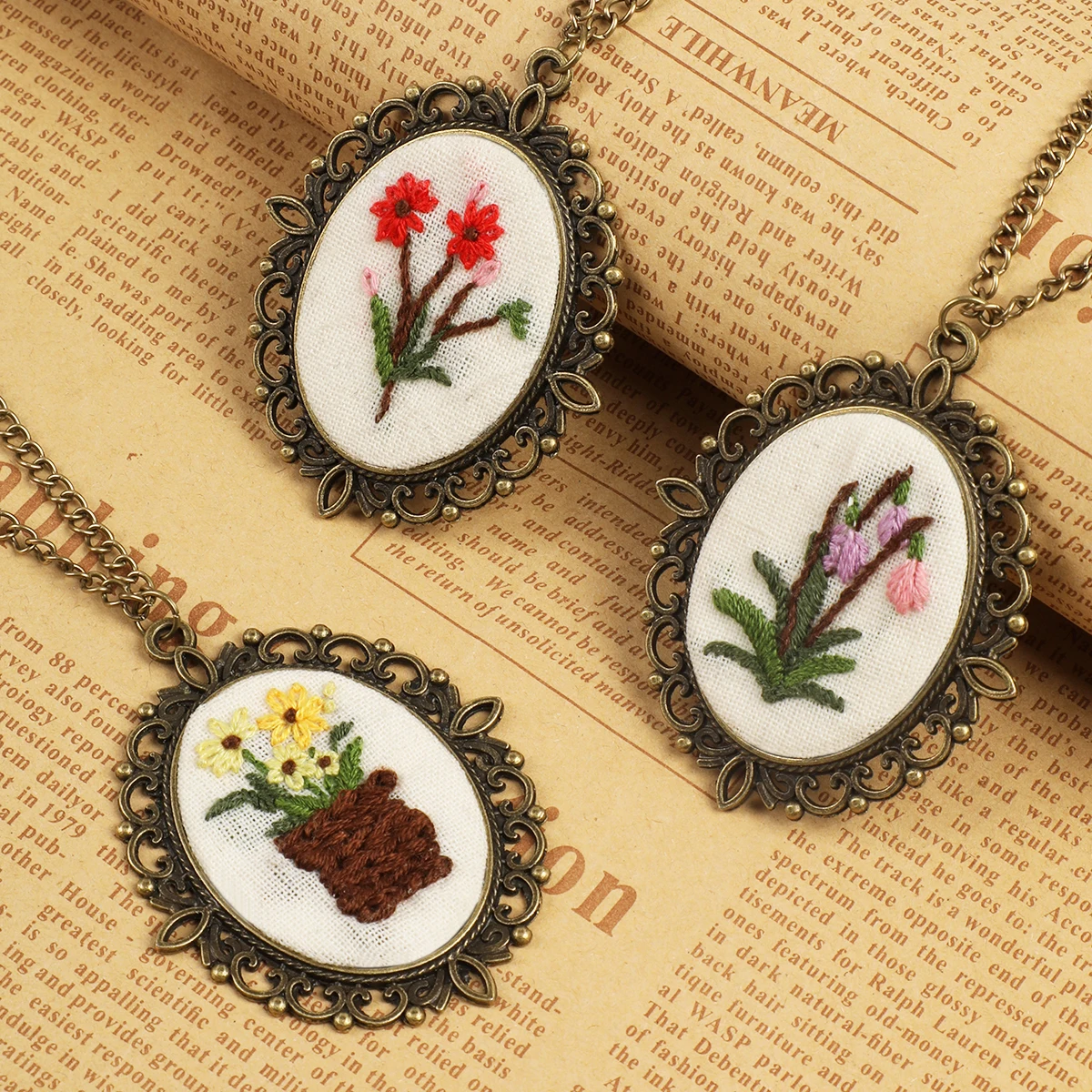 

DIY Pendant Embroidery Material Pack Mini Flower Embroidery Necklace Kit Pendant Kit DIY Necklace Embroidery Kit for Beginner