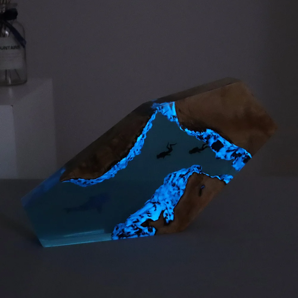 Lampe de Table en Résine à Thème de Baleine Plongeur, avec Chargeur USB, Luminaire Décoratif d'Art Créatif