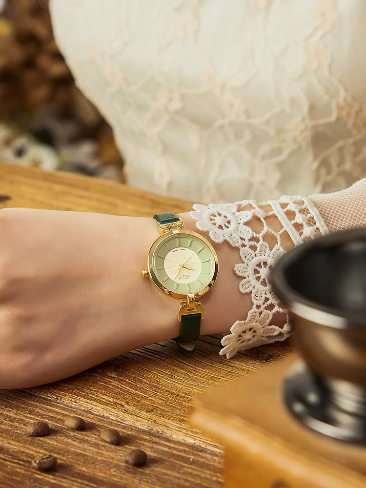 

Women's watch, high-end design, elegant and fashionable quartz watch, small green watch, high-quality luxury wristwatch.