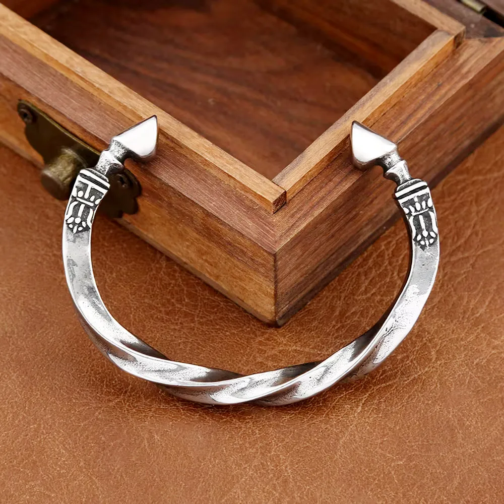 Vintage Twisted Mobius Spear Tip Cuff Bracelet Stainless Steel Punk Nordic Fashion Amulet Jewelry Gift For Men Outfit Accessory