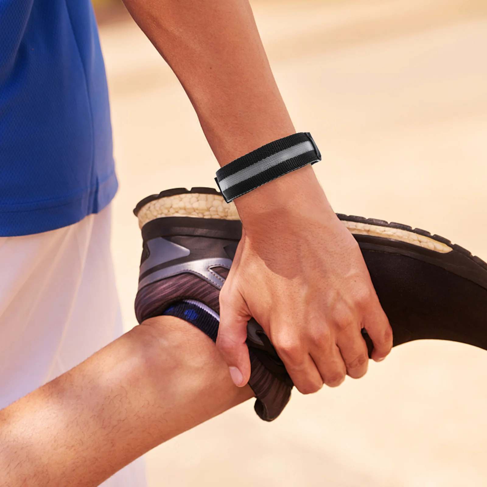 

2Pcs LED Glowing Armband Flashing Bracelet Night Running Safety Wristband Outdoor Sports Camping Reflective Lamp