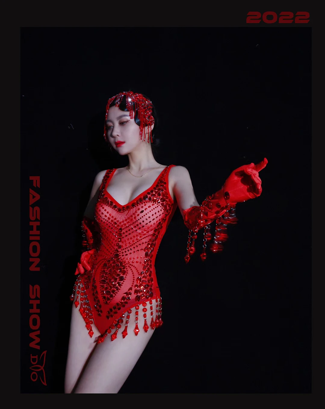 2025 Rode Strass Jumpsuit Pole Dance Kostuum Hoofddeksels Danser Zanger Stadiumkostuum Nachtclub Bar Party Carnaval Kleding yj423