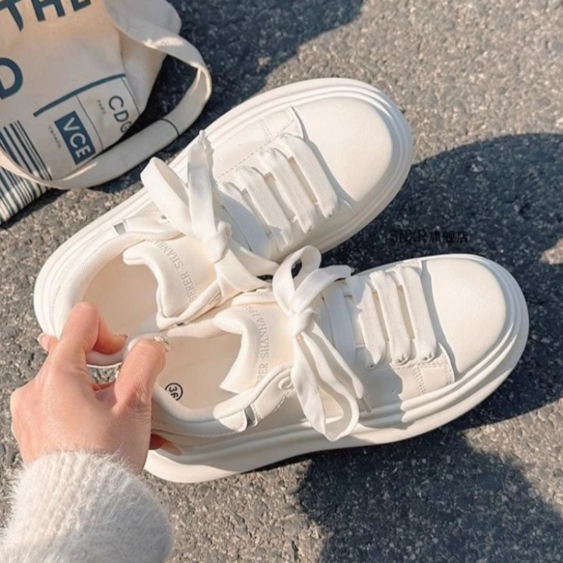 Popular This Year Women Thick Sole Platform Shoes 2025 White Casual Versatile Canvas Sneakers Spring Summer Height Increasing