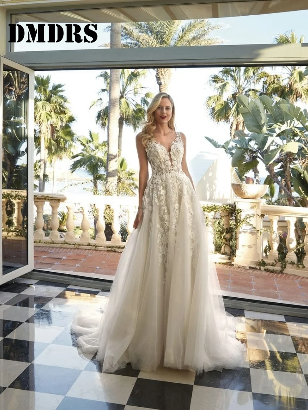

Charming Sleeveless Wedding Dresses Romantic Appliqué Bridal Gowns Charming Lace Floor-Length Wedding Gowns Vestidos De Novia