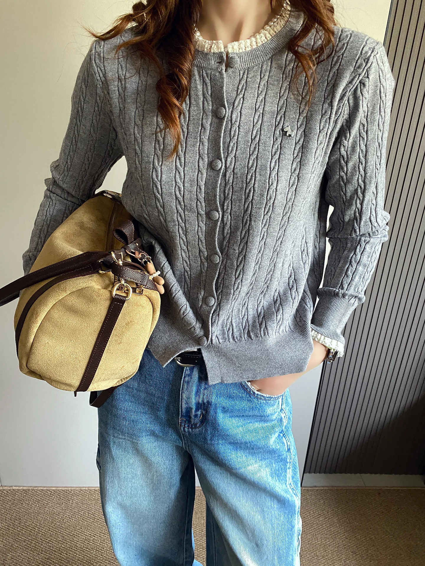 

Женский вязаный кардиган Ele с кружевной отделкой, весна 2026, приталенный, мягкий, с длинными рукавами, круглым вырезом, дышащий