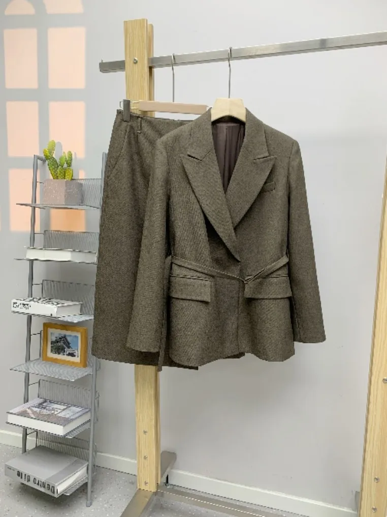 

Spring 2026 Korean Style Slimming Tailored Suit Skirt Set for Women Office Commute Fashionable Two-Piece Ensemble