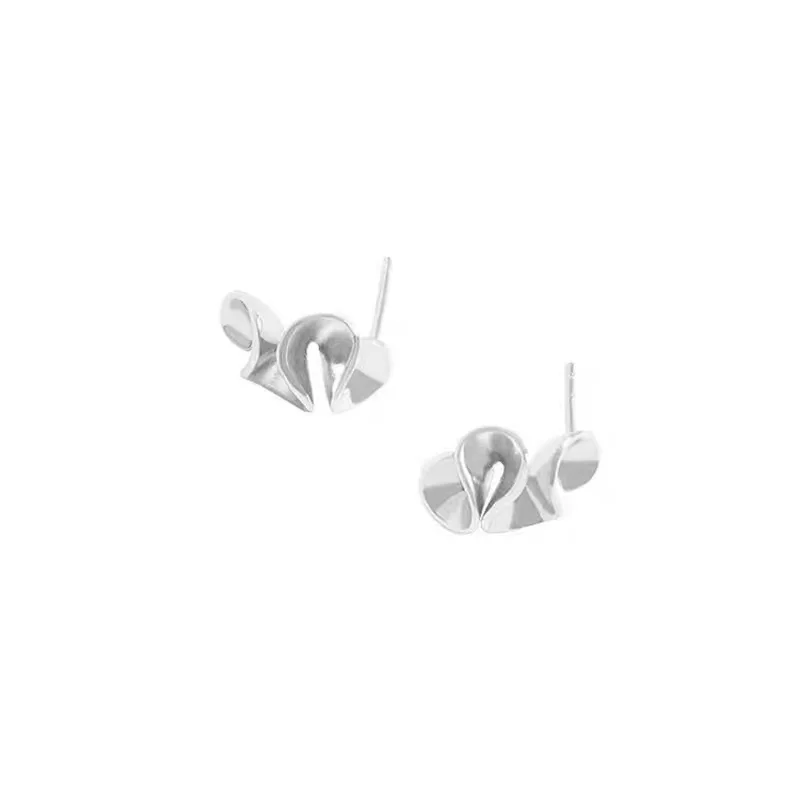 Silver Geometric Stud Earrings Fashionable Simple High End Curved Design Ideal Gift for Girls Elegant Accessory for Women
