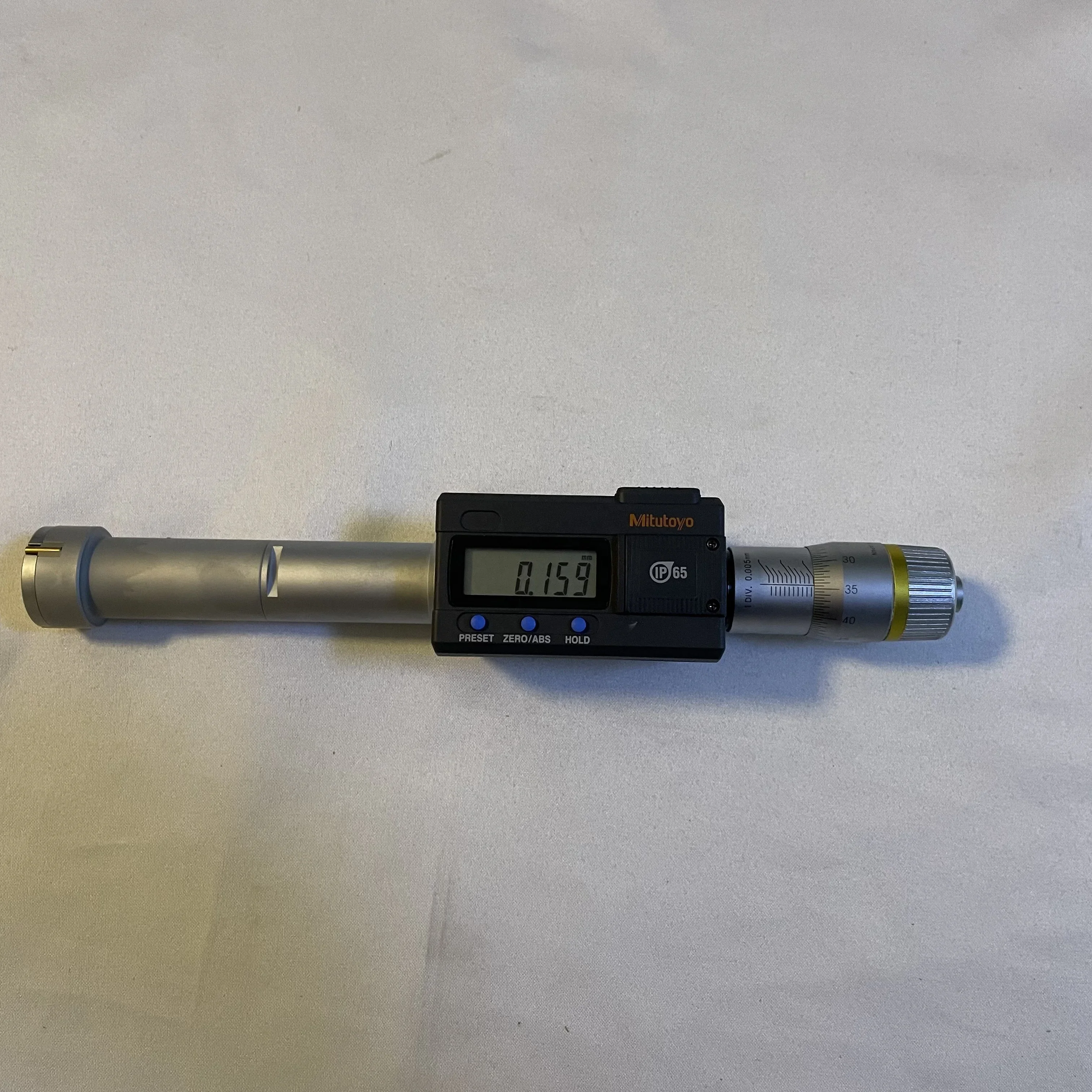 

Mitutoyo 468-167 Digital three-point internal micrometer, 25-30 mm holtest