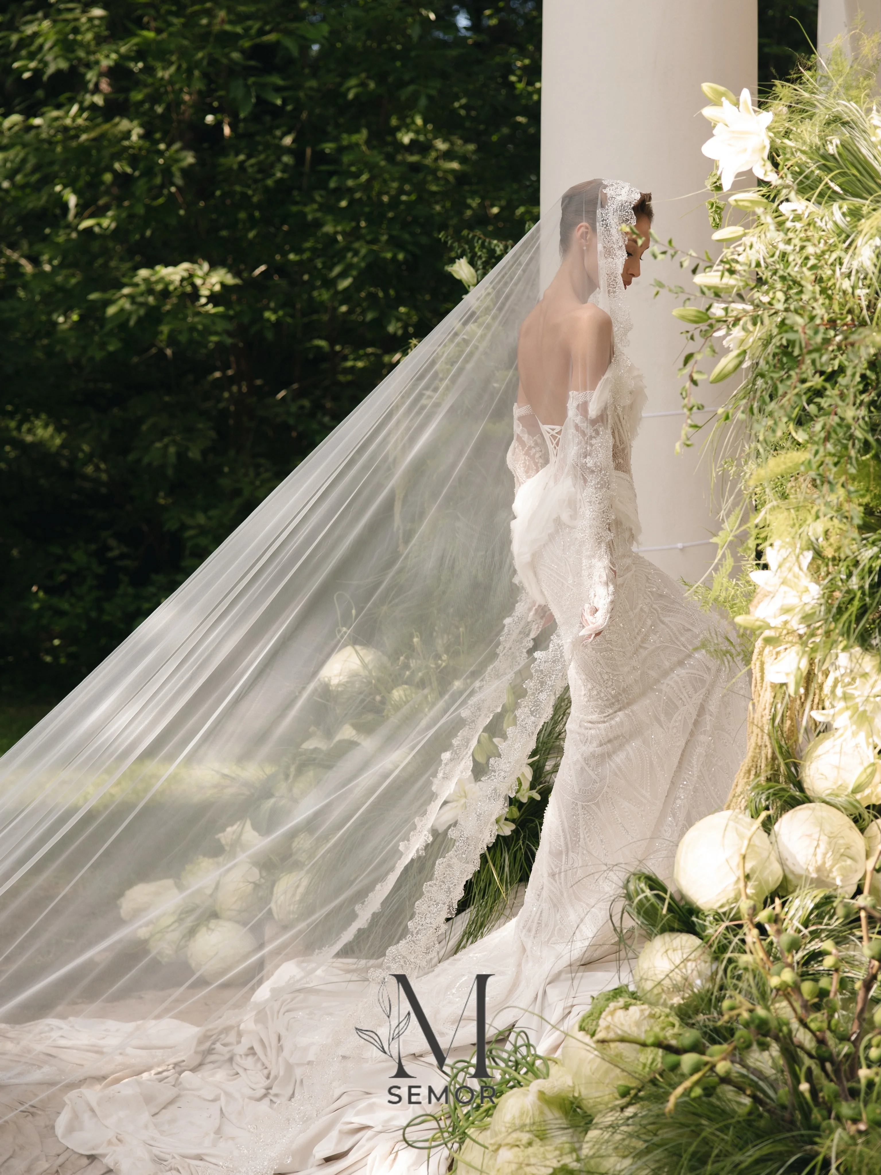 Semor Luxury Beaded Lace Mermaid Wedding Dress Off Shoulder 3D Feather Details Backless Bridal Gown For Garden Wedding Customize