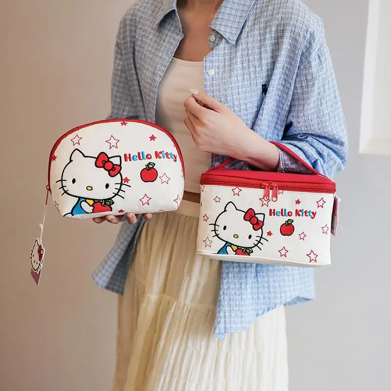 

Милая косметичка Sanrio Hello Kittys, маленькая сумка, сумка для хранения с вышивкой, большая вместимость, красивый ручной праздничный подарок