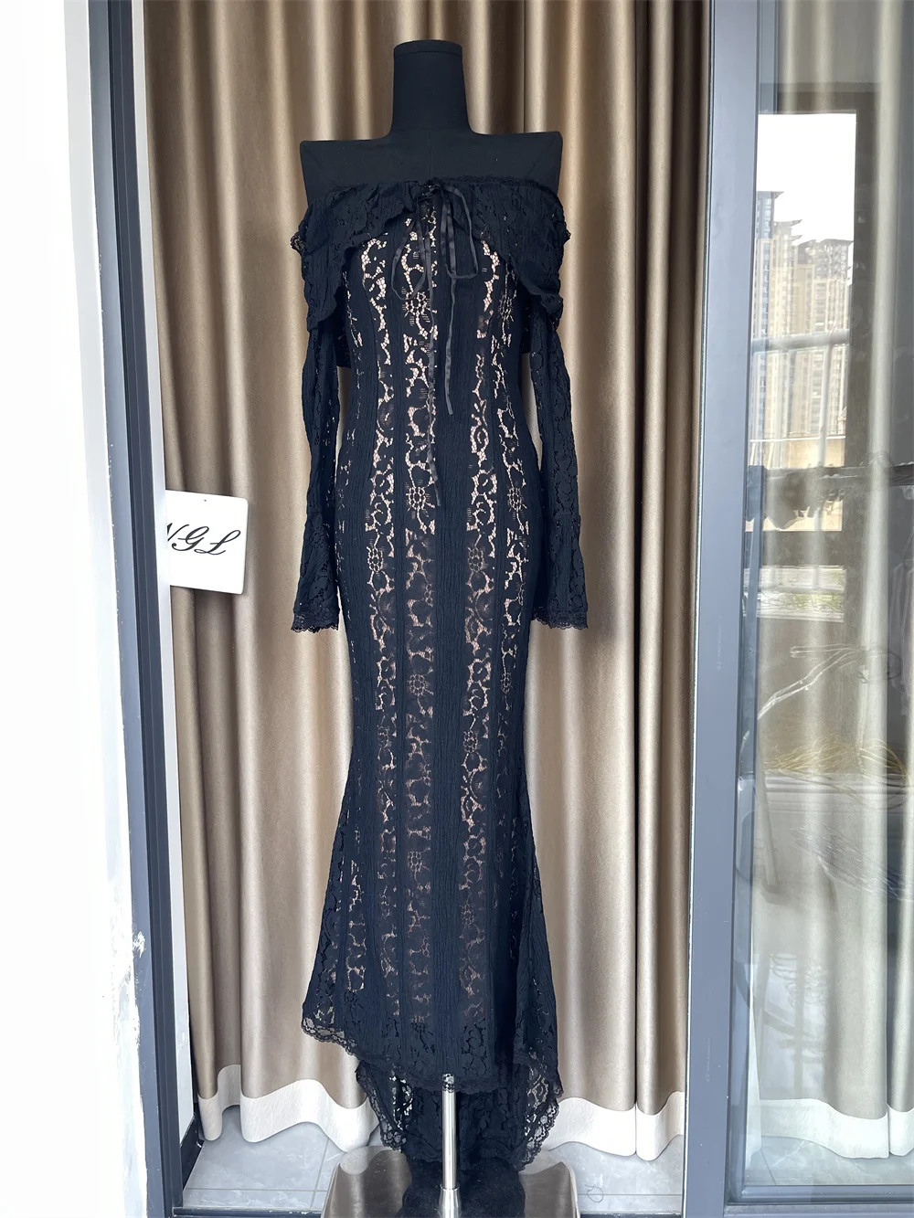 Vestido largo ajustado negro con hombros descubiertos para mujer, vestido de noche elegante de encaje de manga larga de alta calidad para fiesta de boda, otoño 2025