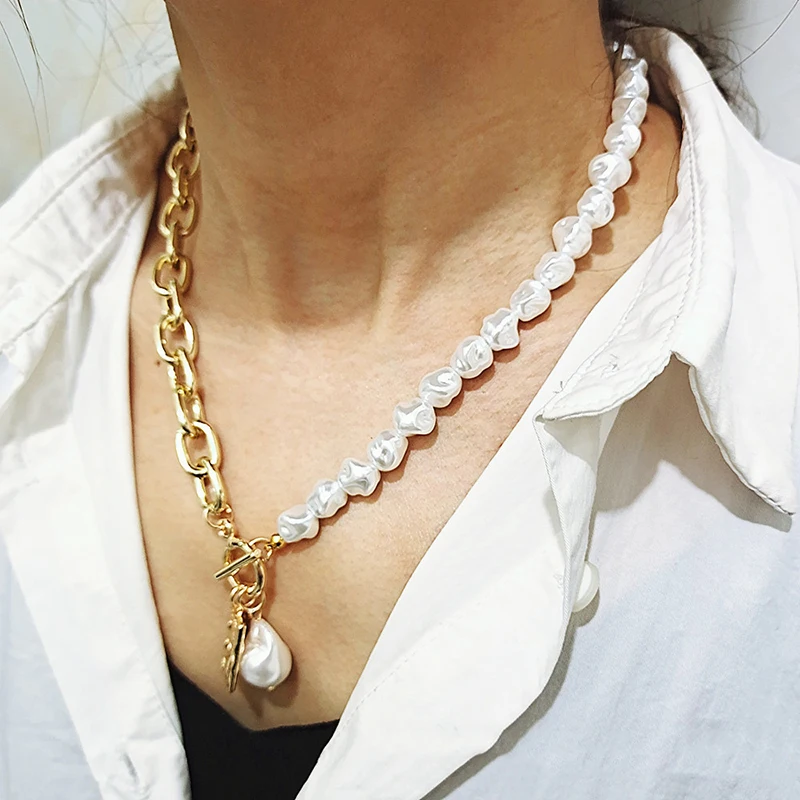 Temperament Special-shaped Pearl Necklace Jewelry Women Vintage Baroque Alloy Figure Square Card Necklace