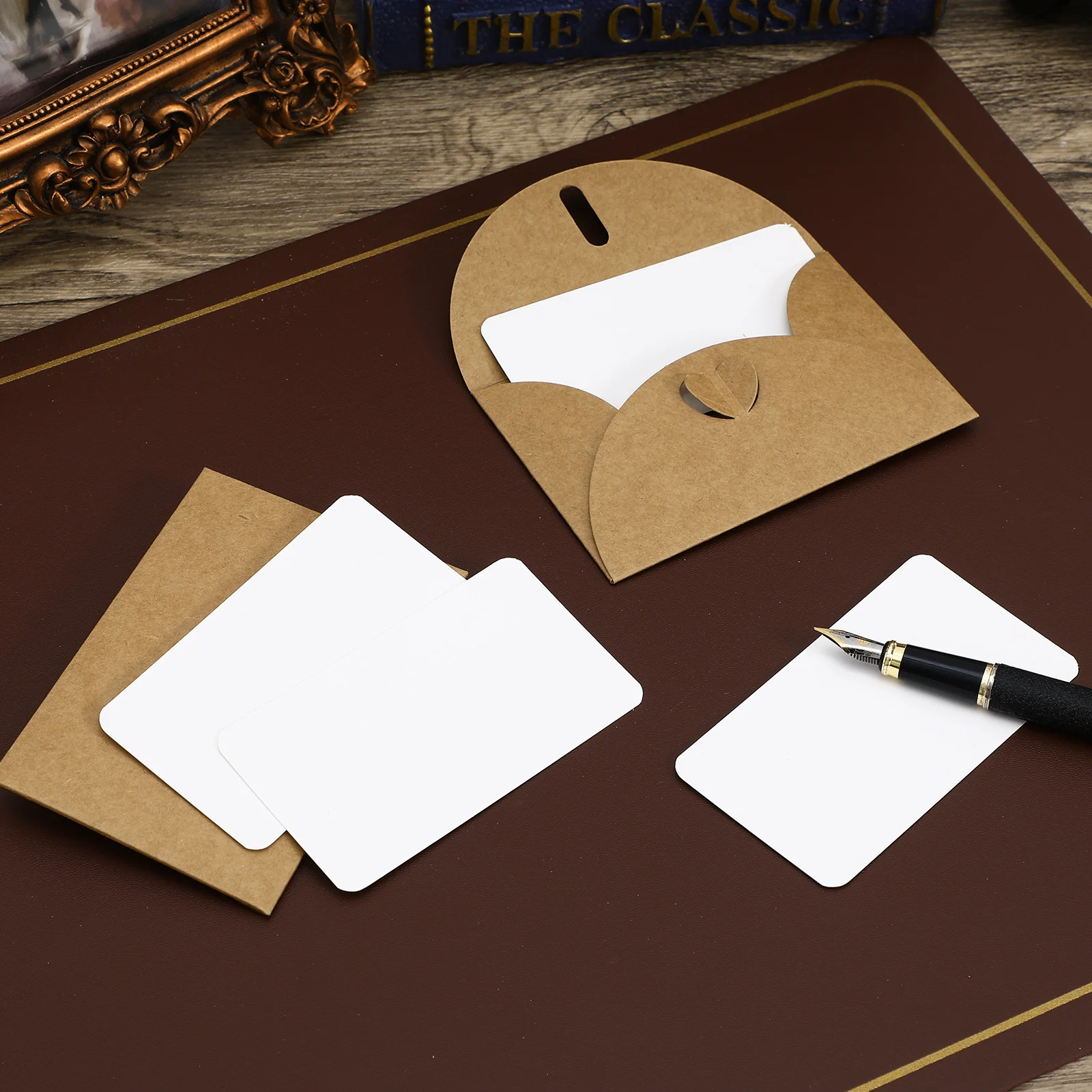 

60 set 60 Sets Heart-shaped Clasp Kraft Envelopes Sturdy Paper Blank Cards Invitations Love Letters Greeting Cards Vintage Style