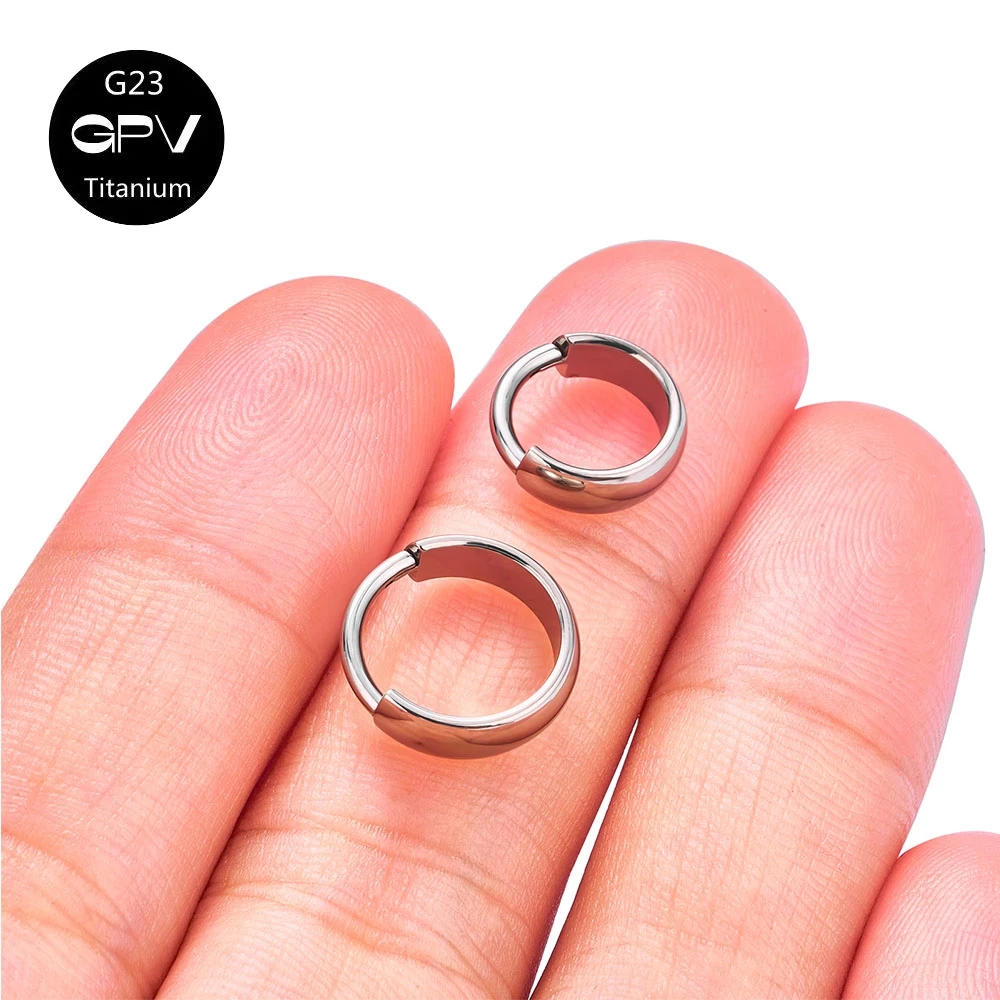 G23 F136 Titan-Ohrringe, kalter Wind, konservierte Farbe, vakuumvergoldet, Herren- und Damen-Ohrringe, perforierter Schmuck – Detail 6