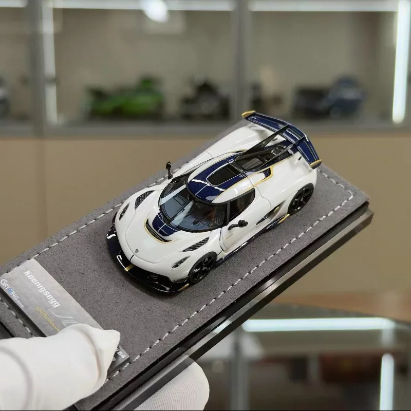 

GRN 1:64 Gryning Jesko white blue carbon decal customized resin car model, simulation static ornament, boys' holiday gift.