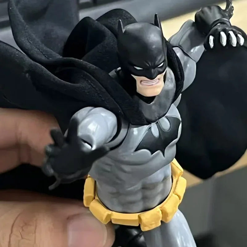 Originale CT Toys Batman Figura Mafex 126 DC Justice League Hush Action Figure Il Cavaliere Oscuro Collezione Figurine Giocattolo per Bambini