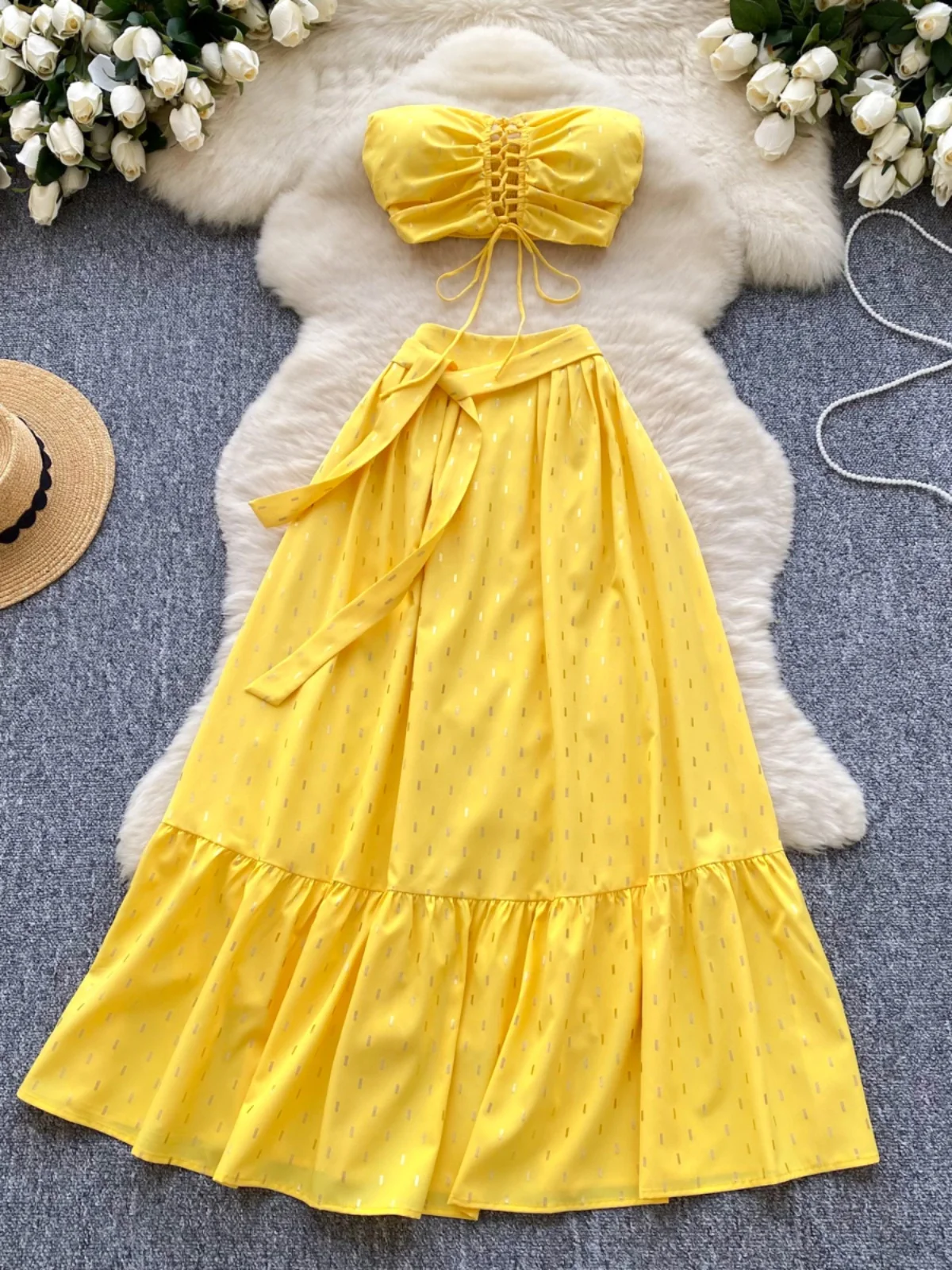 

Sexy Hollow out Strap Women's Vaion Wear Top And iny Skirt Set Pure Desire Faionable Trendy College Student Outfit
