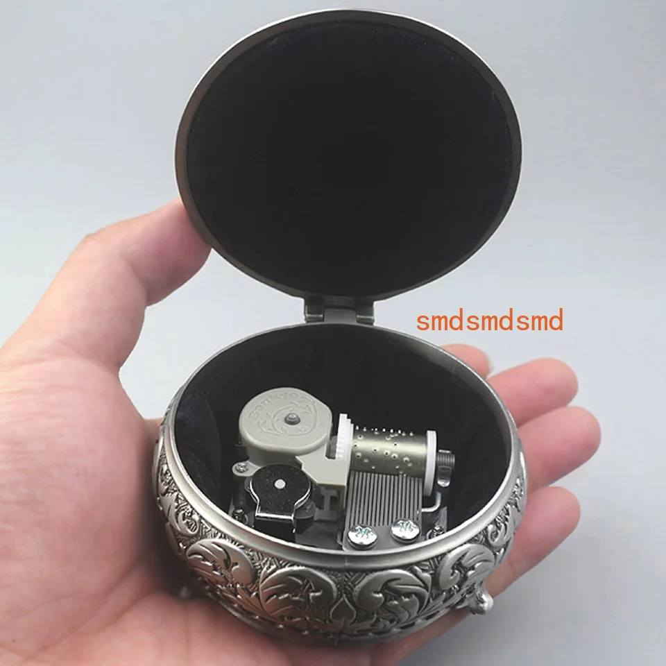 Sinzyo Metal Music Box Wind Up Vintage Davy Jones Musical Box For Christmas Birthday Valentine's Day Anniversary Gift Home Decor