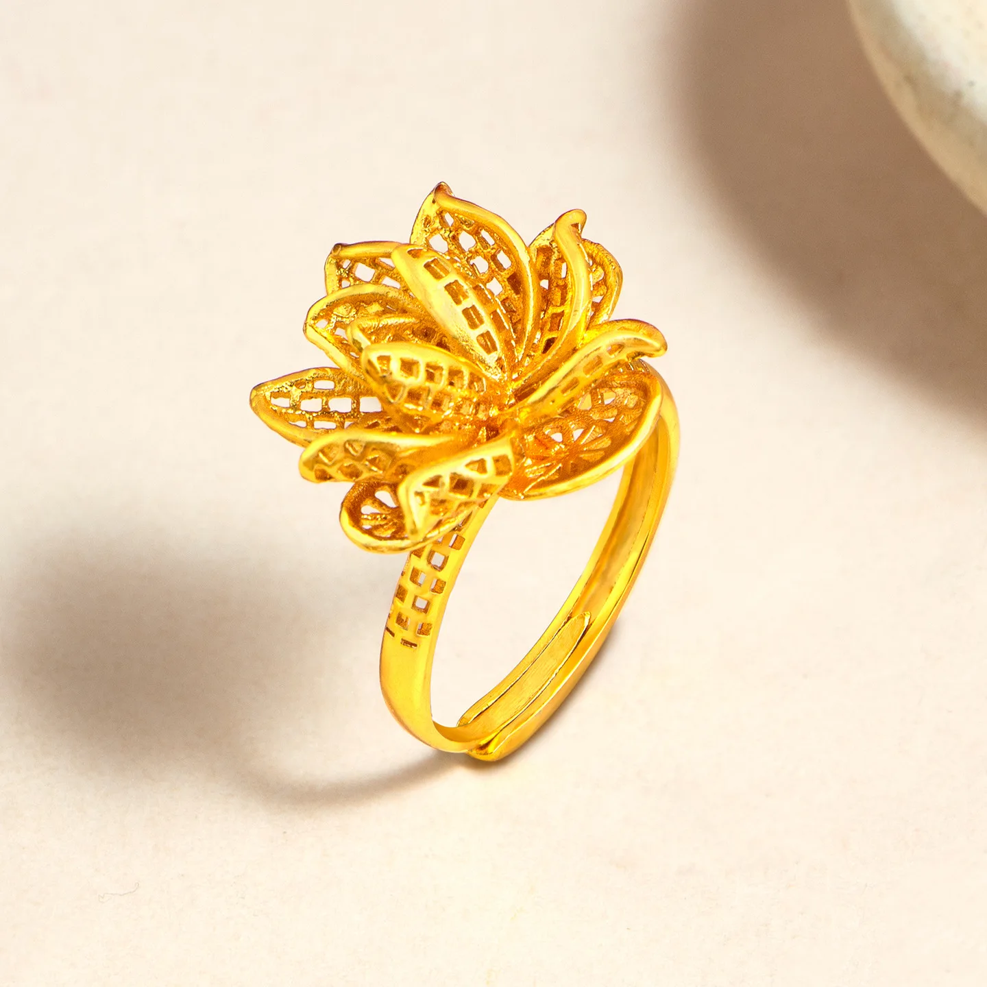 women hollow carved open gold ring made of 24K pure gold AU999 is soft versatile finger jewelry for ladies daily commuting.