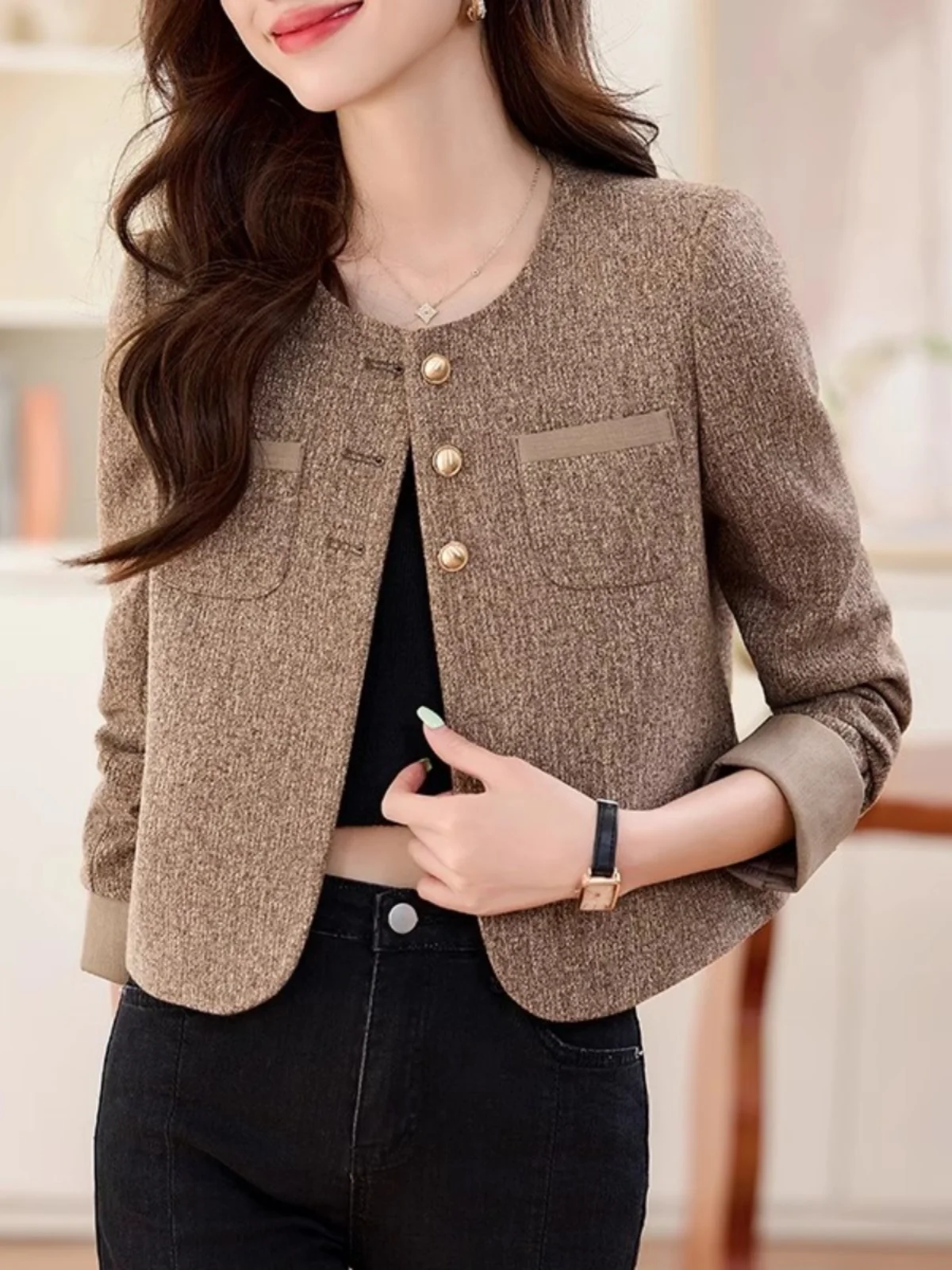 

Korean Style Short Quilted Jacket Women's Fashion Slim Fit Luxury Anti-Aging Mommy Top Spring Autumn New Arrival