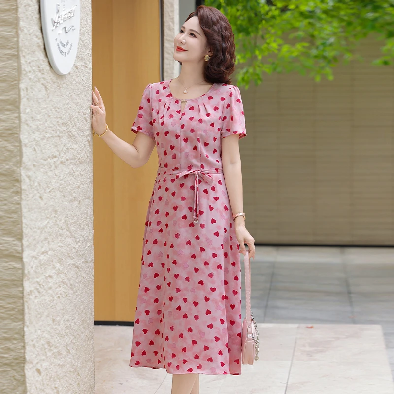 فستان نسائي صيفي متوسط الطول مطبوع بنمط جديد أنيق للتخسيس على شكل حرف v على شكل حرف a وأكمام قصيرة فساتين غير رسمية