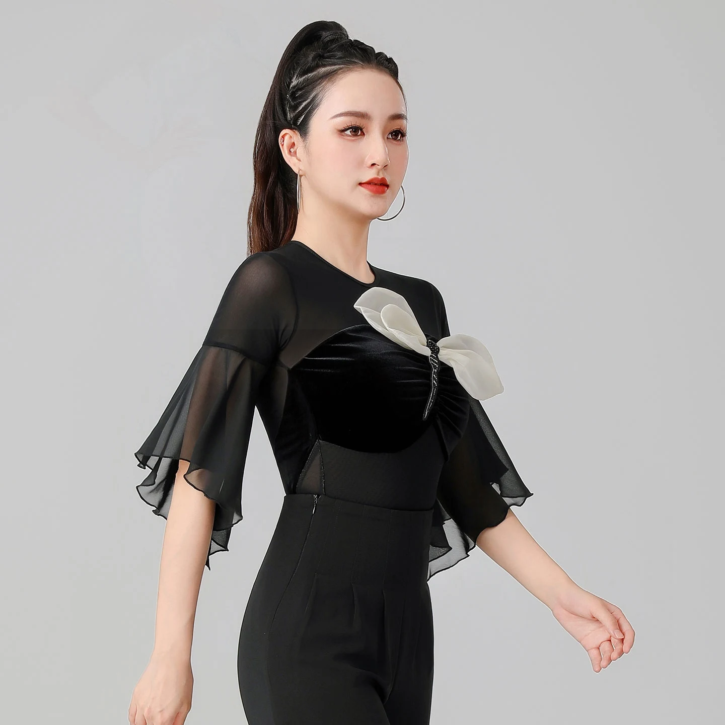 เต้นรํา TOP Ballroom Dance Modern Dance TOP ผู้หญิง Flare Sleeve ตาข่าย Chacha Rumba Tango ชุดเต้นรําละติน DN20696