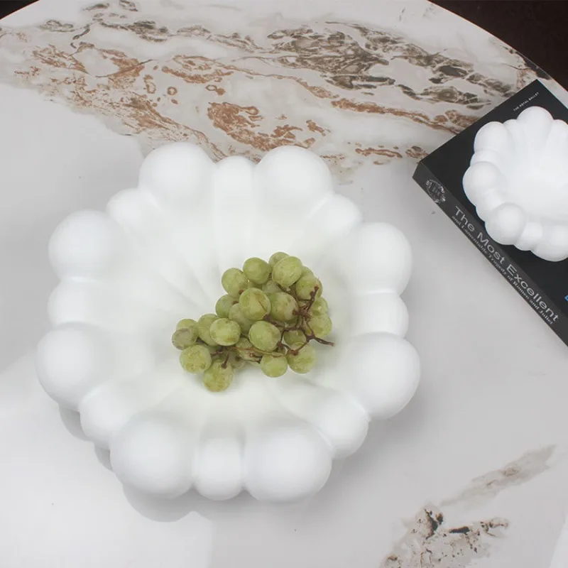 Simple petal fruit plate art modern French home jewelry storage tray cream ornament ornament
