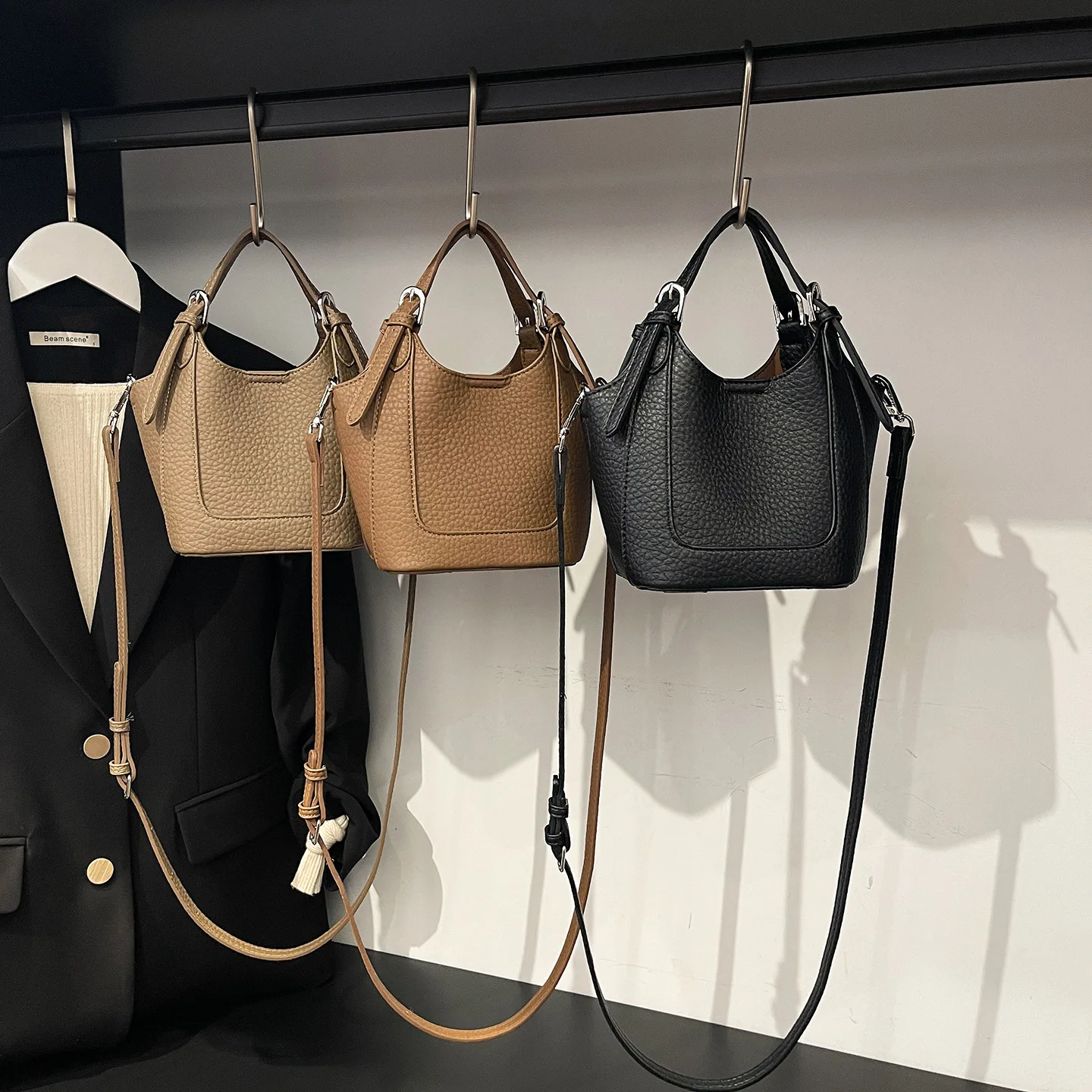 

2025 Fashion Bucket Bag, Solid Color Shoulder Purse for Women, Minimalist Crossbody Tote, Versatile Day to Night Bag, Textured