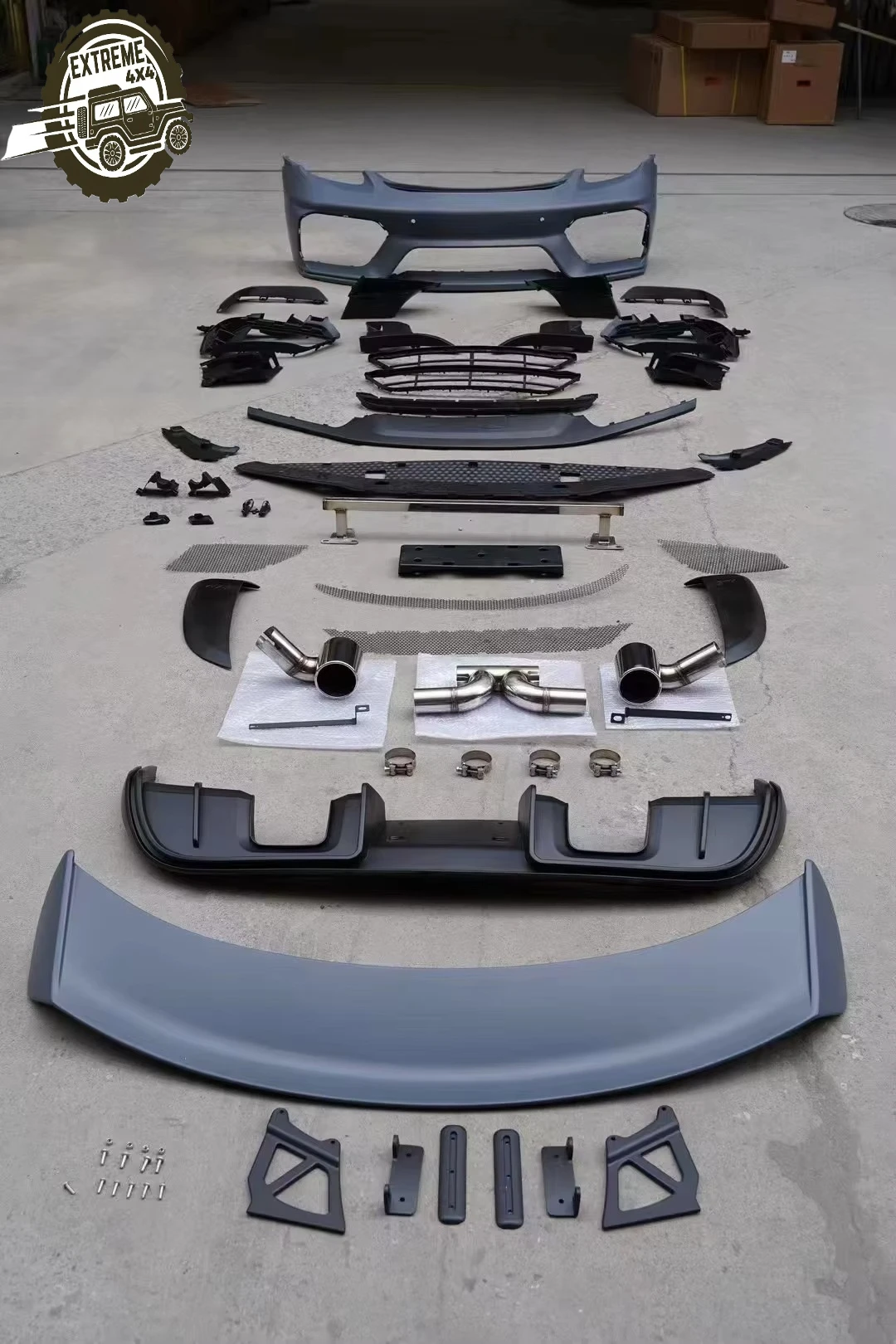 

Modified to the GT4 Style Bodykit Body Kit Sets with Front Bumper Sets and the Rear Bumper Sets for Porsche 718 Car Part 2017-UP