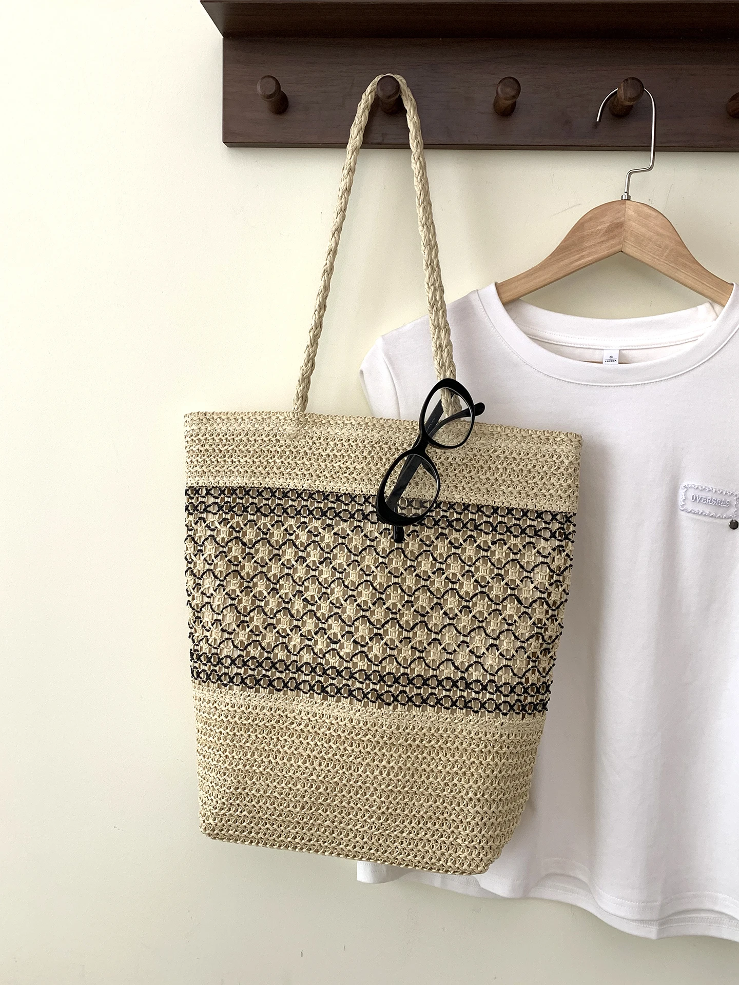 Handwoven Large Capacity Tote Bag Women's Spring Summer Beach Vacation Style Straw Single Shoulder Bag Commute Fashion Tote Bag