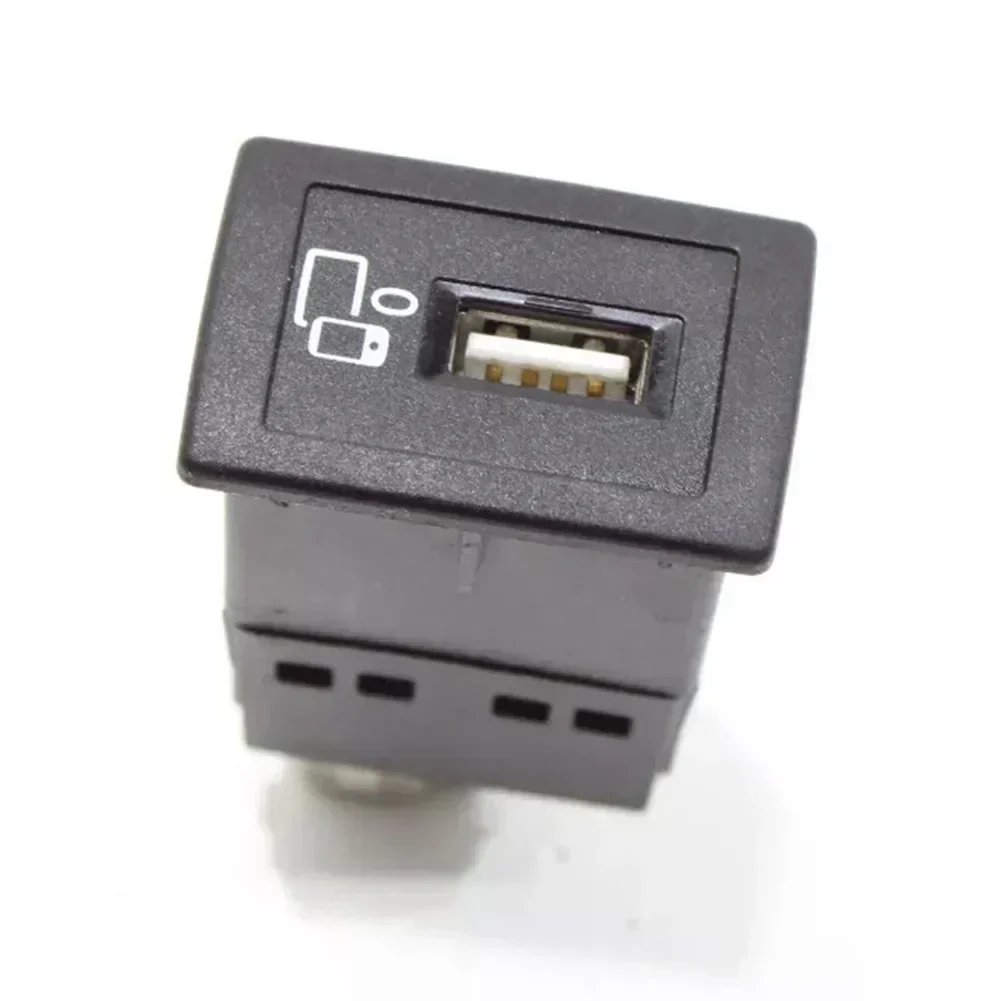 Black Newest High Quality AUX USB Plug Port Socket For Mercedes For C Class W205 2019-21 OEM A2058202003 Car Accessories