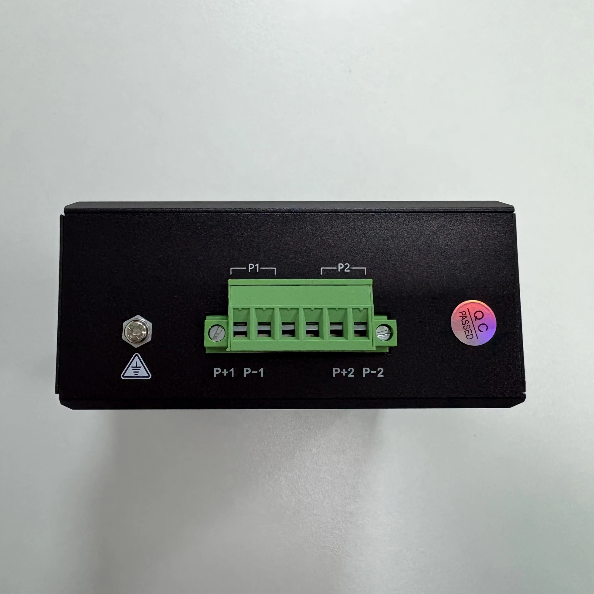 Industrial Ethernet Switch 4×Gigabit RJ45 + 2×SFP | 6-Port Unmanaged DIN-Rail Switch | IP40 Metal | 12–52V DC | -40~80℃