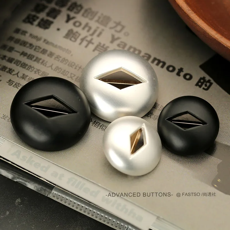 

Chic Retro Style Metal Buttons for Sweaters Coats Premium Blazer Buttons Women Fashionable 6pcs 18/23mm
