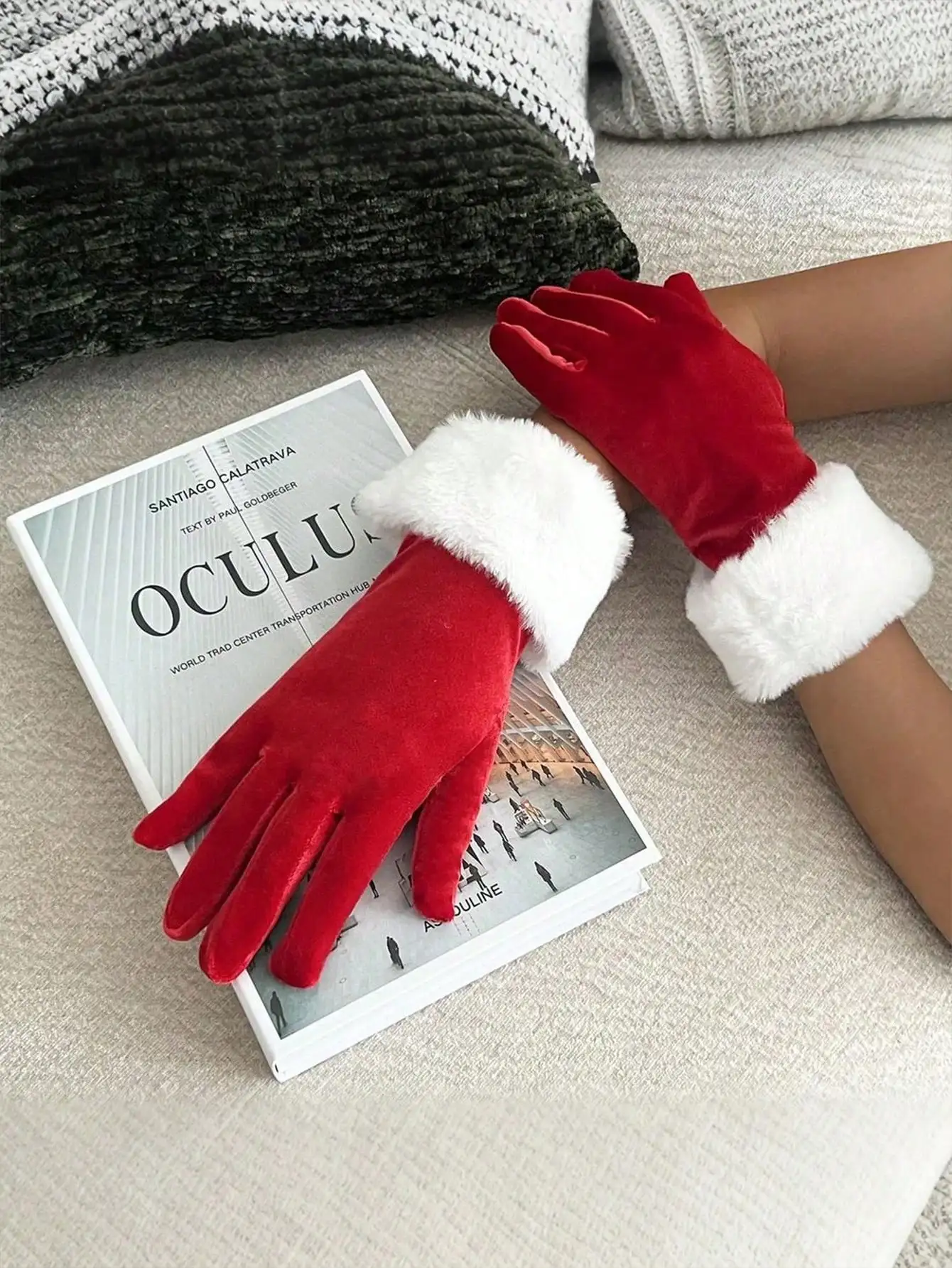 1 Pair Women's Short Velvet Christmas Gloves With White Fur Trim, Warm Party Gloves, Fall / Winter,Travel,Festival