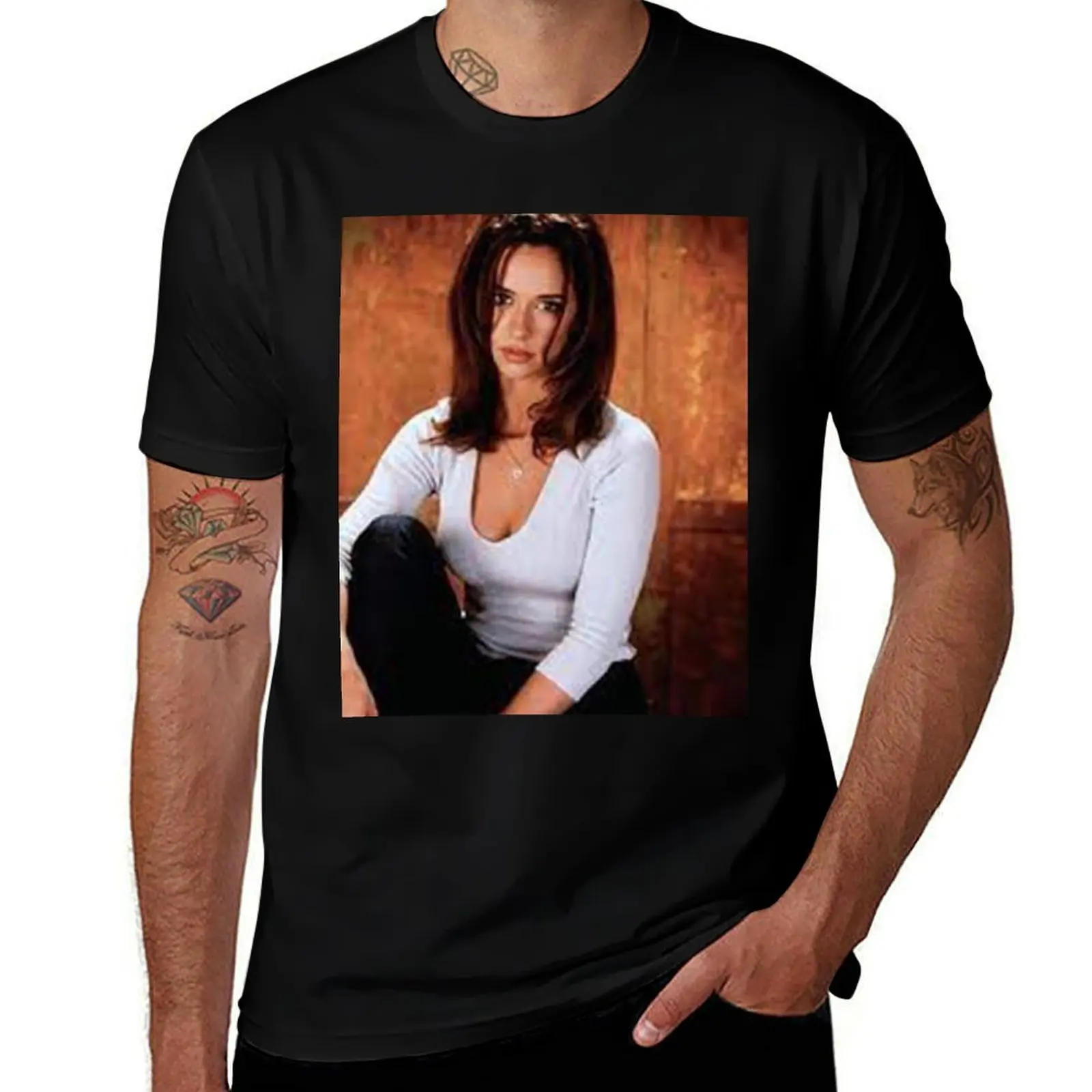 Jennifer Love Hewitt - Poster T-Shirt Soft Lightweight Cotton T-Shirt